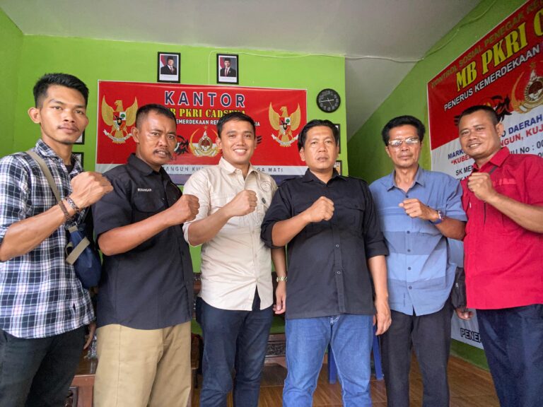 MB PKRI MUARA ENIM BESERTA STAFF DAN JAJARAN NYA SILATURAHMI DENGAN KOMANDAN LETKOL ARM TRI BUDI WIJAYA SH DANDIM 04